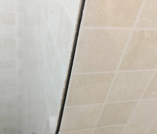 上虞瓷砖空鼓维修公司分享阳台瓷砖脱落的修复过程可以分为以下几个步骤